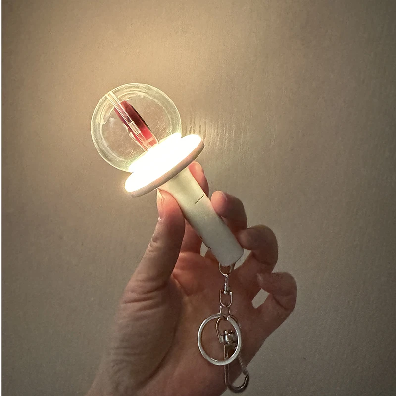 Nuevo Llavero con Mini Light Stick de Felix de Stray Kids, Kpop Coreano, Creativo, Moderno, con Luces de Colores, con Baterías, Regalo