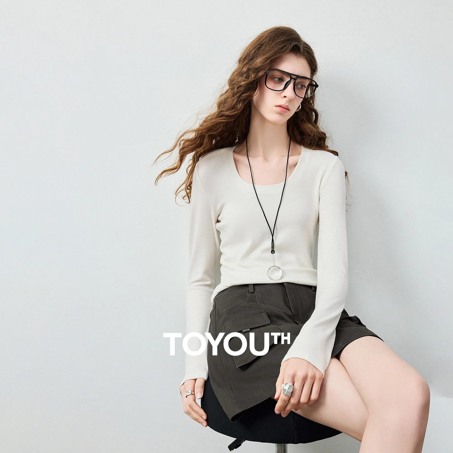Camiseta de Mujer TOYOUTH con Cuello Redondo y Cintura Ajustada, Mezcla de Lana, Nueva Colección Otoño 2026, Suave como Mochi, Estilo Intelectual y Chic, Prenda Base para Combinar