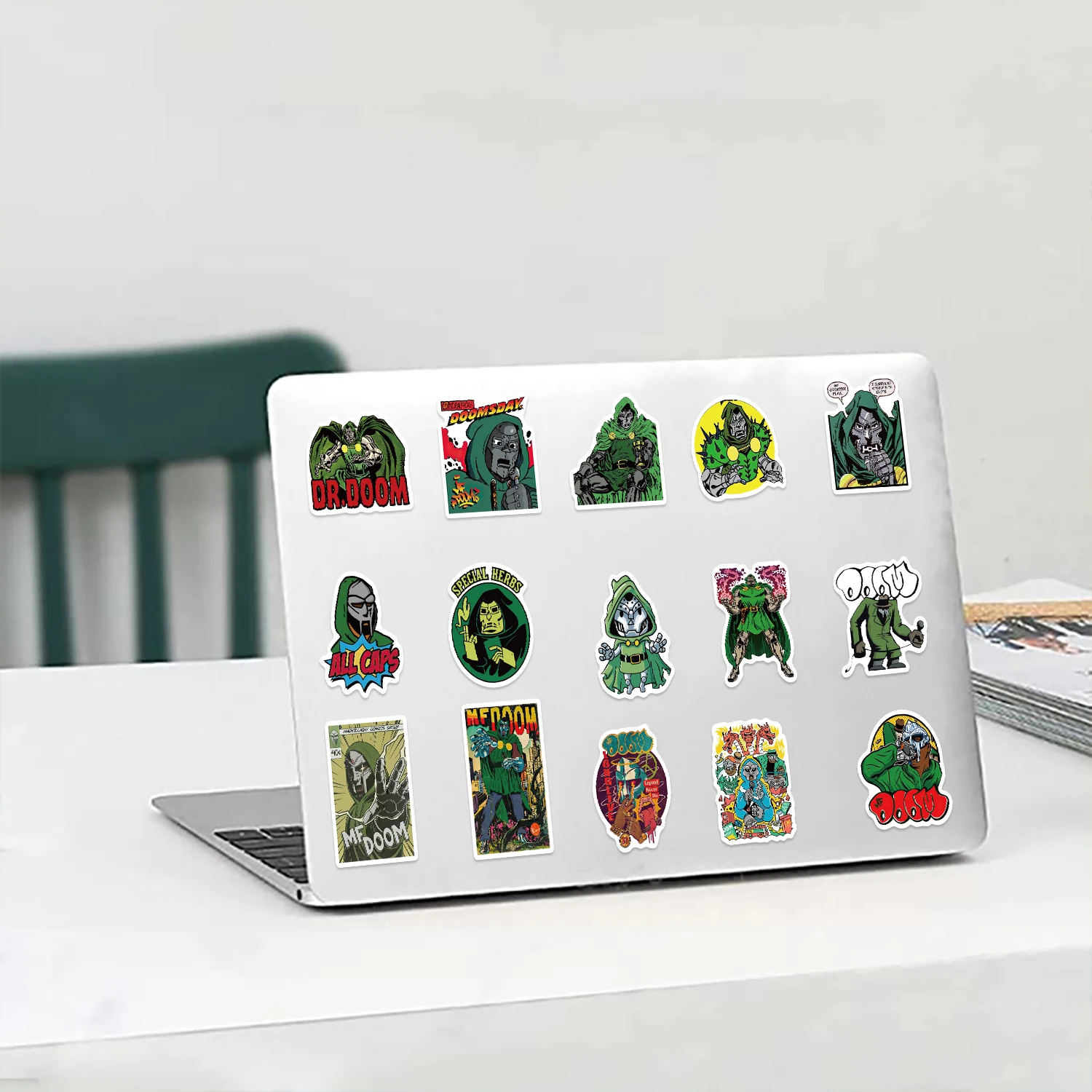 50 Uds rapero de Hip Hop Mf Doom pegatinas cantante Graffiti monopatín DIY teléfono equipaje portátil guitarra juguetes calcomanías pegatina para ventilador