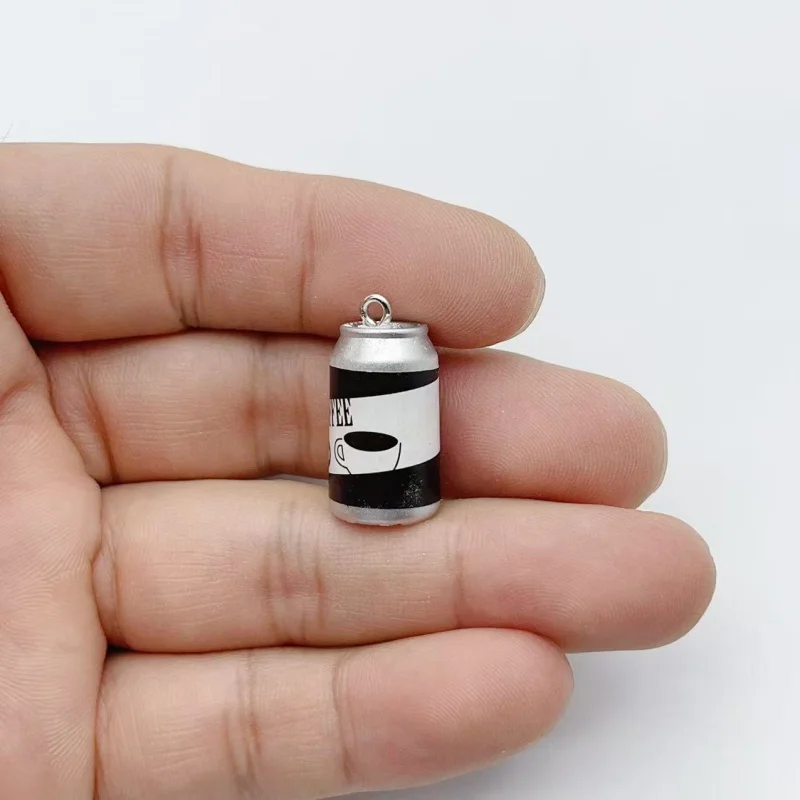 10 Piezas Mini Abalorios de Resina de Simulación de Latas de Bebidas, Colgantes Coloridos de Imitación de Botellas de Bebidas para DIY, Fabricación de Joyas, Pendientes y Llaveros