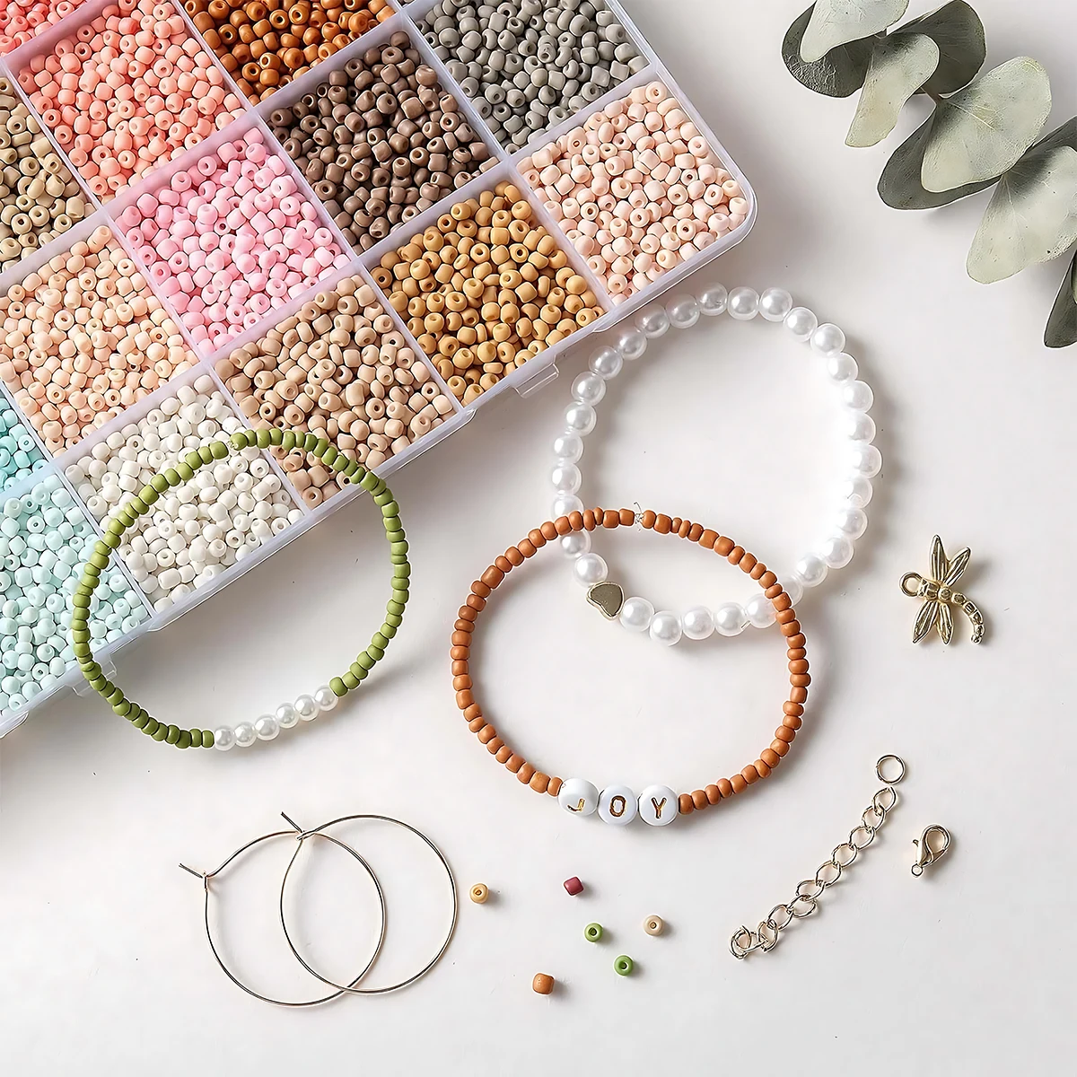 Kit de cuentas DIY de semillas de 24 colores y 3mm, kit para hacer pulseras de la amistad, kit de enhebrado para niñas, ideas de regalos para fiestas de cumpleaños navideñas