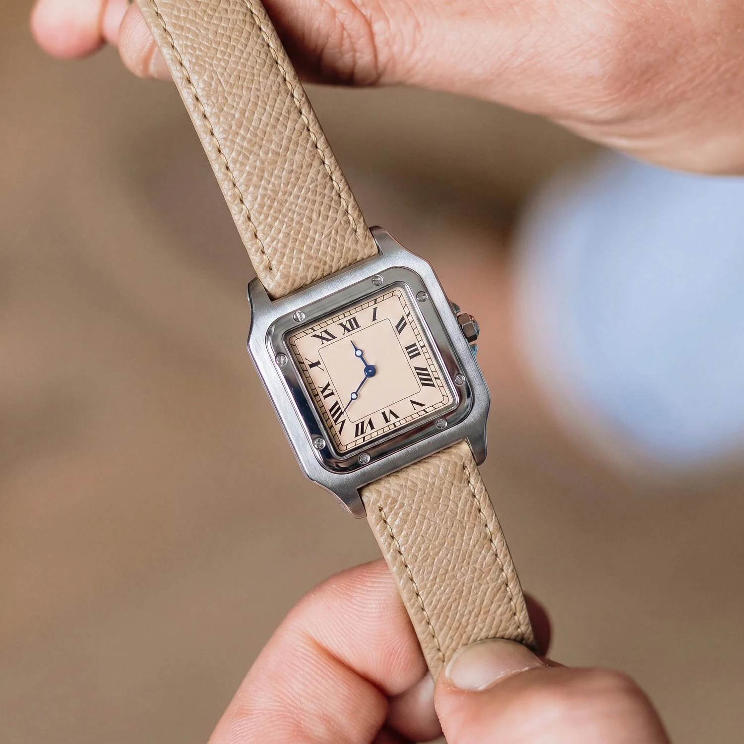 Reloj de Pulsera para Hombre CILOA de Lujo con Números Romanos Cuadrados, Caja de Dos Tonos, Correa de Cuero Gris, Elegante Reloj de Cuarzo para Uso Diario