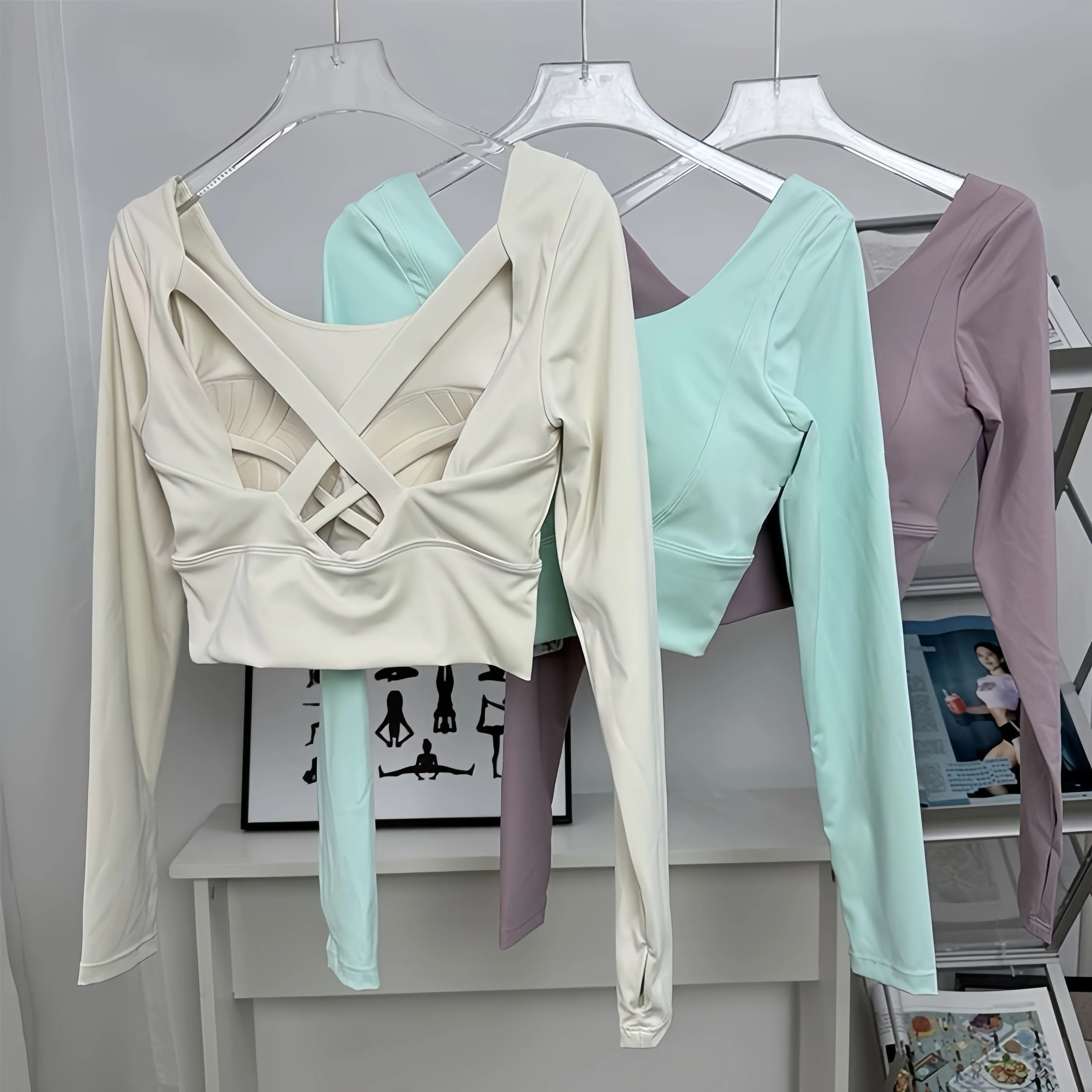 Ropa de yoga para mujer, sujetador fijo de manga larga, almohadilla, fitness, Pilates, correr, deportes, ropa de entrenamiento superior