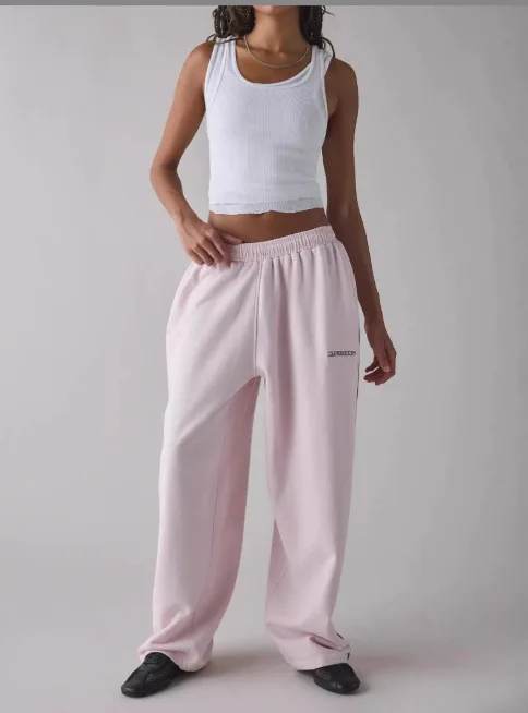 M6067 Pantalones de pierna recta de estilo informal de moda sueltos bordados pantalones largos deportivos de moda que combinan con todo