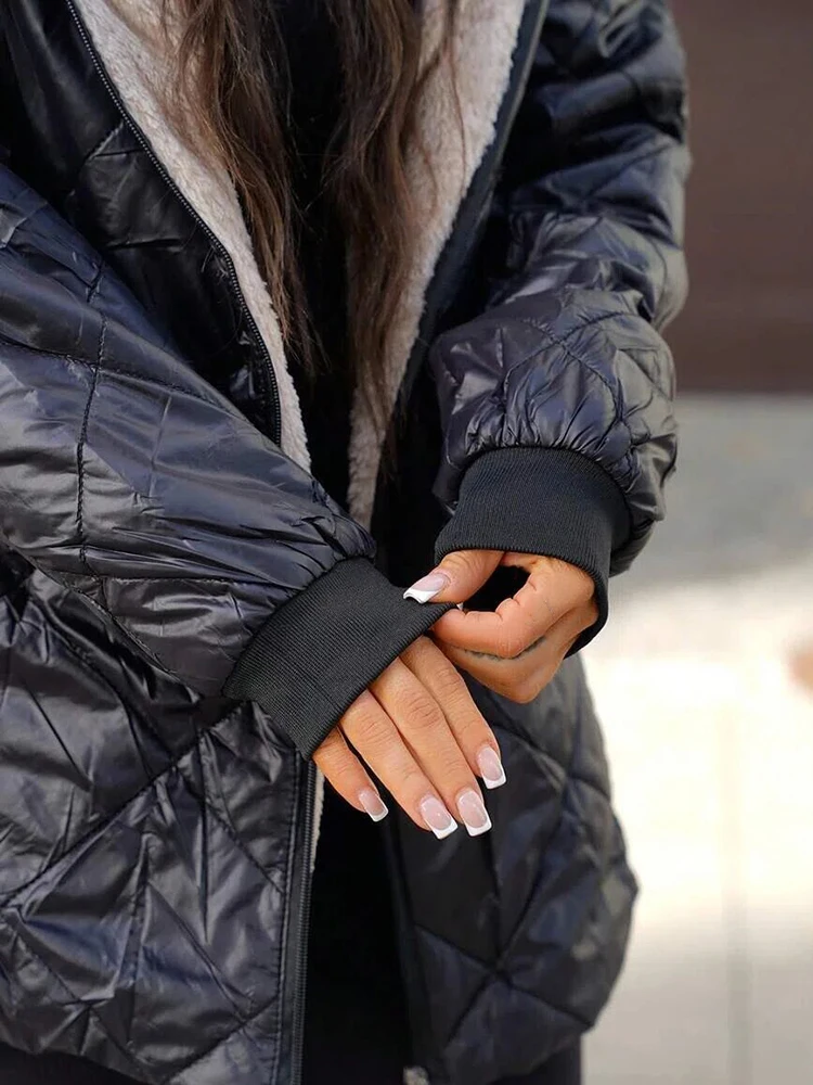 Abrigo acolchado con capucha y forro polar para mujer, chaqueta tipo puffer con diseño de rombos, forro cálido de sherpa, cierre de cremallera, longitud media, parka de invierno.