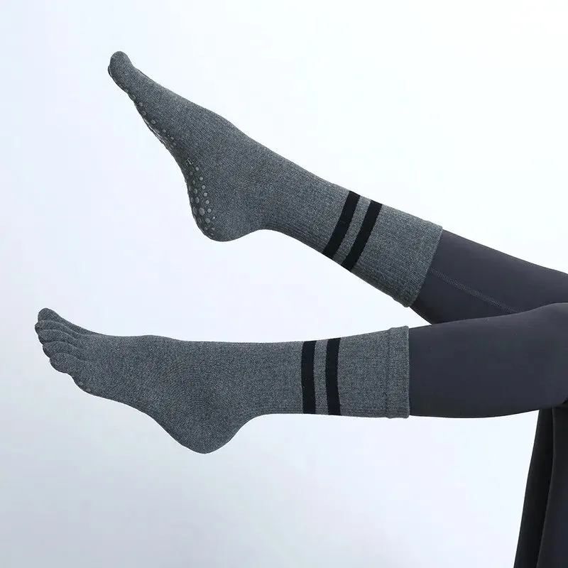Calcetines de Yoga transpirables para mujer, calcetines deportivos antideslizantes de cinco dedos para Pilates, calcetines de algodón para Fitness, baile, Ballet, suelo interior