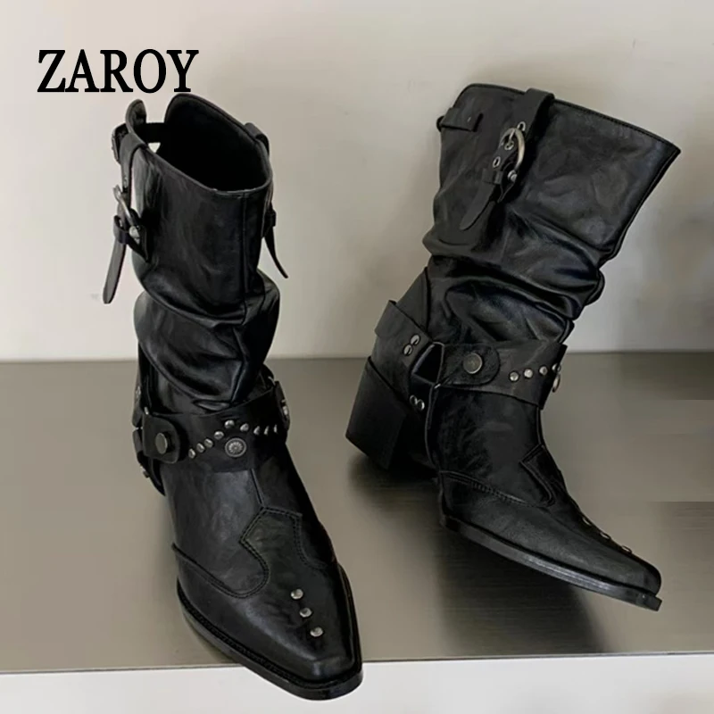 Botas Cortas Plisadas Estilo Punk ZAROY para Mujer, Tacones Cuadrados, Punta Puntiaguda, Caña Ancha, Botas Casuales Y2K con Hebilla y Correa, Botas de Motociclista