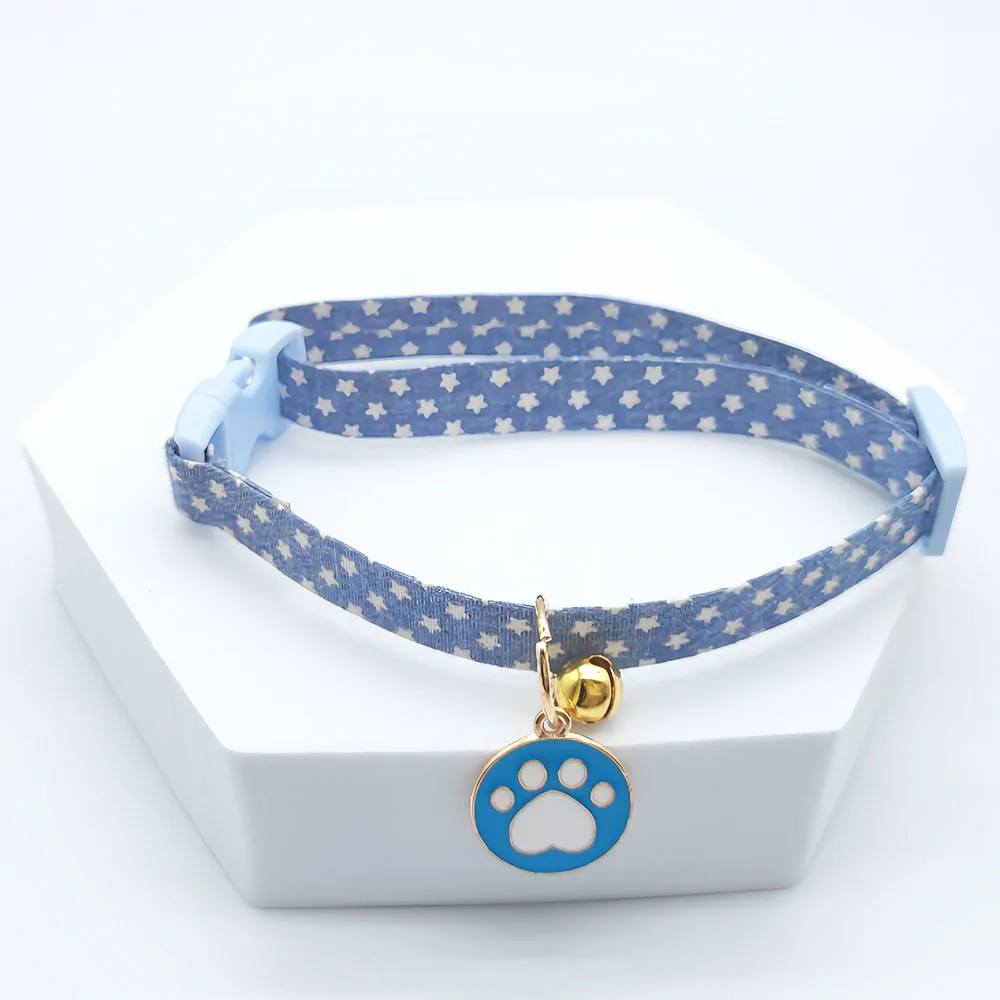 Nuevo Collar ajustable para mascotas con campana, Collar para perros pequeños con bonito colgante, accesorios para el cuello para el cuidado de gatos, suministros para cachorros