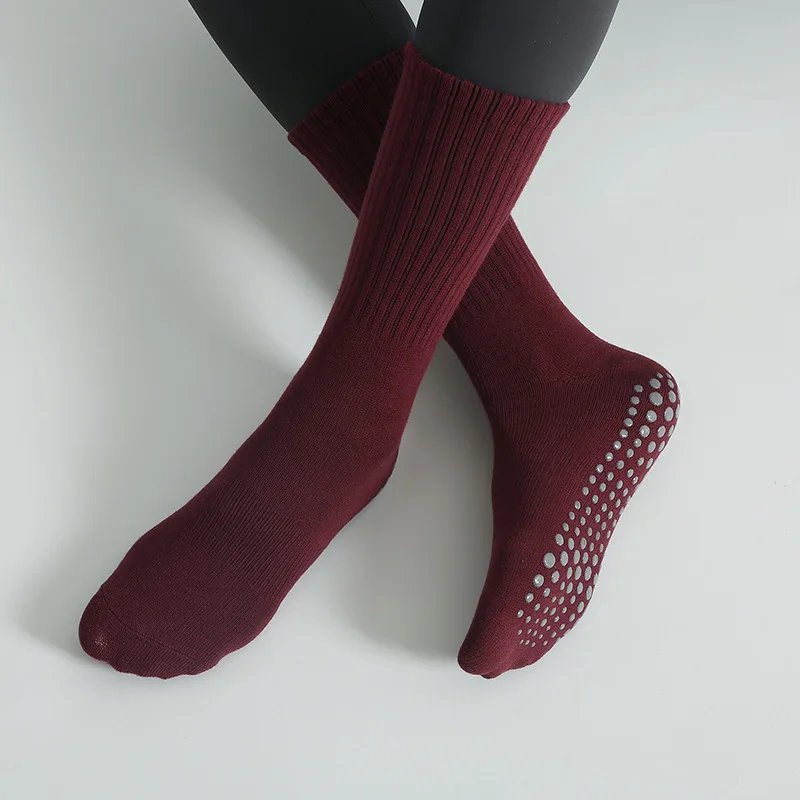 Calcetines de Yoga profesionales para mujer, calcetines de algodón antideslizantes de tubo medio de silicona para Fitness en interiores, calcetines de suelo, calcetines deportivos para baile y Pilates