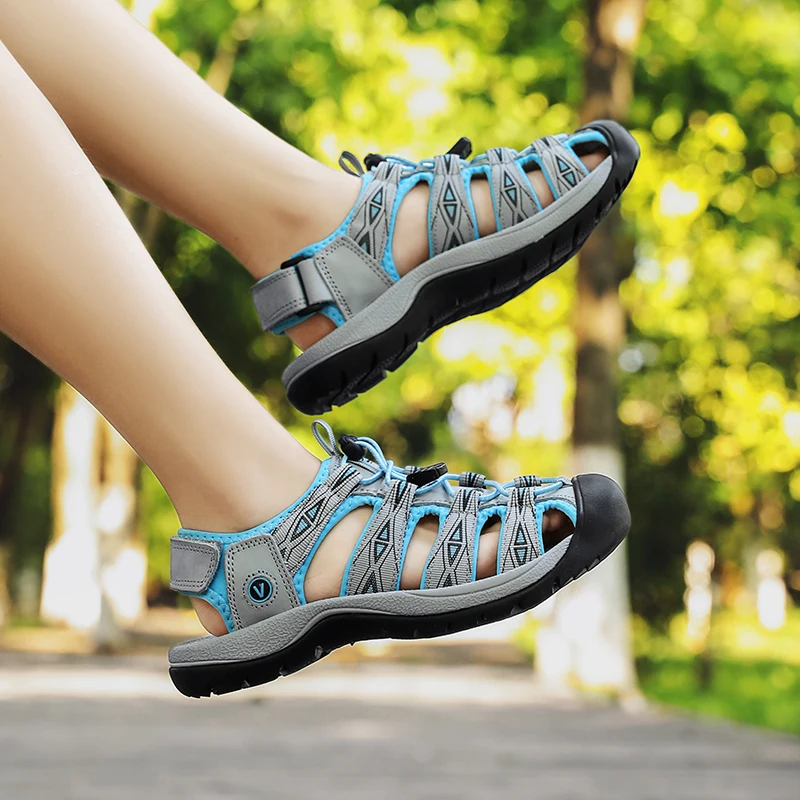 Sandalias de mujer de cuero genuino de verano, cómodas sandalias de gladiador, nuevas zapatillas de deporte de diseñador, sandalias de playa ligeras para mujer al aire libre
