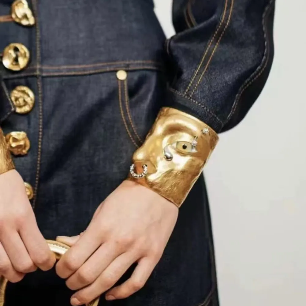 Brazalete con diseño de ojos faciales de Metal étnico Vintage para mujer, joyería, desfile de moda, accesorios de brazalete abiertos a mano