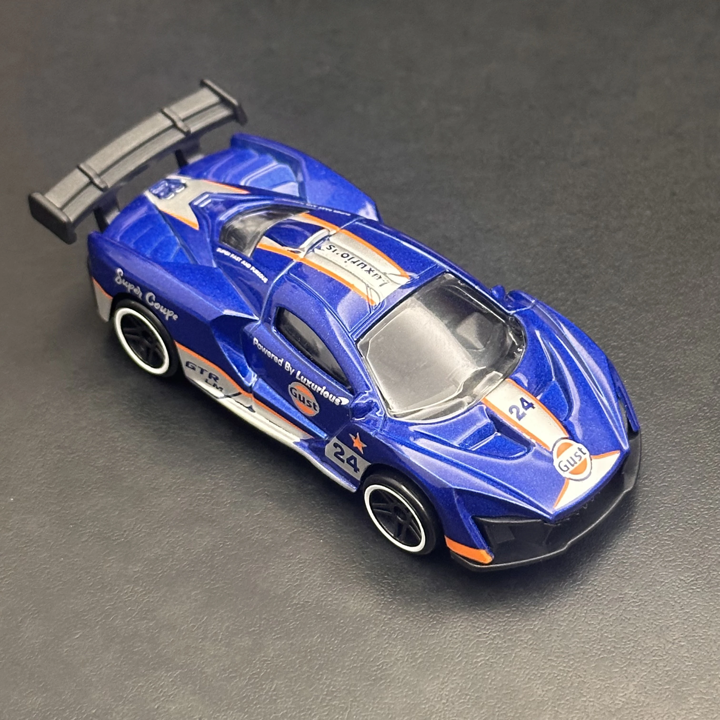 Modelo de coche de aleación fundida a presión a escala 1/64, mini vehículo de juguete con cuerpo de metal, regalo coleccionable realista para niños, cumpleaños y exhibición