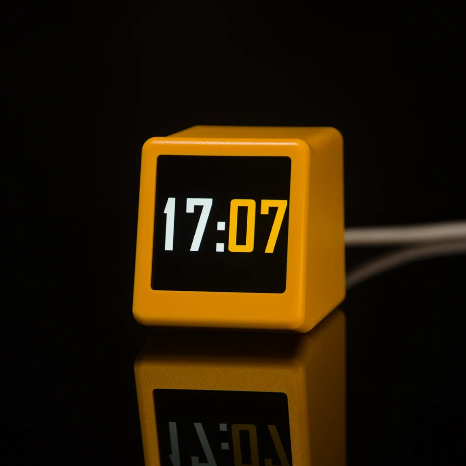 Reloj Inteligente GeekMagic Smalltv-Ultra para Escritorio o Mesita de Noche, con WiFi, Pronóstico del Tiempo, Álbum de Fotos y Animaciones GIF