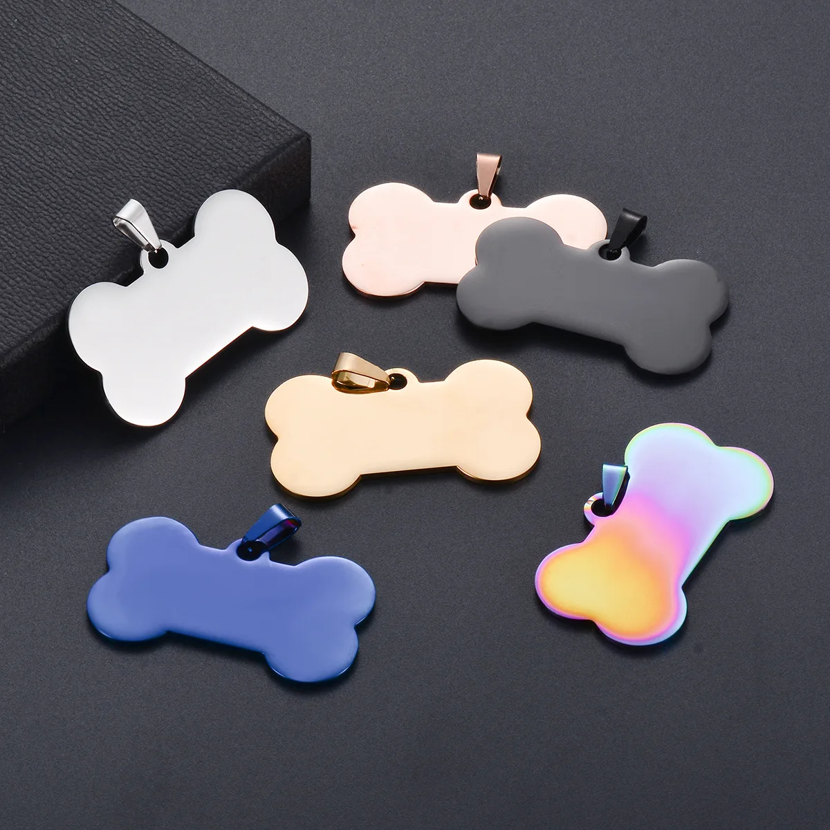10 Uds. Venta al por mayor de etiquetas de identificación de perro/gato con forma de hueso de acero inoxidable, accesorios para Collar, joyería de etiqueta de identificación de mascota en blanco en 6 colores