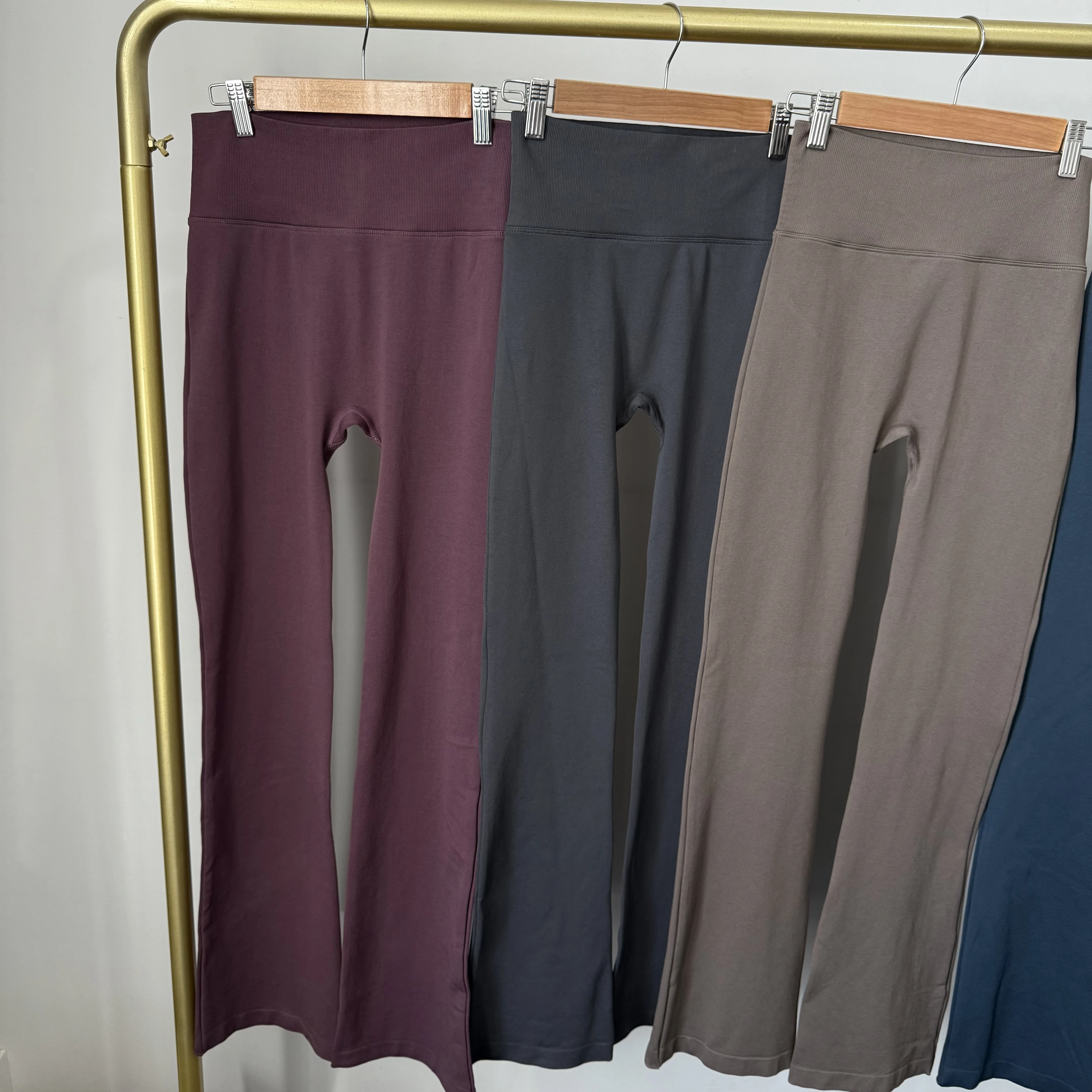 Compresión de cintura alta sin líneas incorrectas, Micro acampanado, ropa para Yoga al aire libre, pantalones elásticos sin costuras para Fitness, mallas de elevación