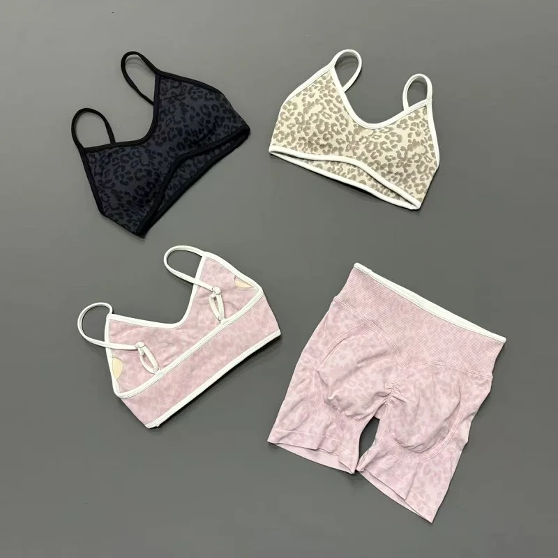 Conjunto Deportivo de 2 Piezas con Estampado de Leopardo para Mujer, Bra Deportivo Sin Costuras y Shorts de Cintura Alta con Efecto Push-Up, Ropa Deportiva Ajustada para Gimnasio