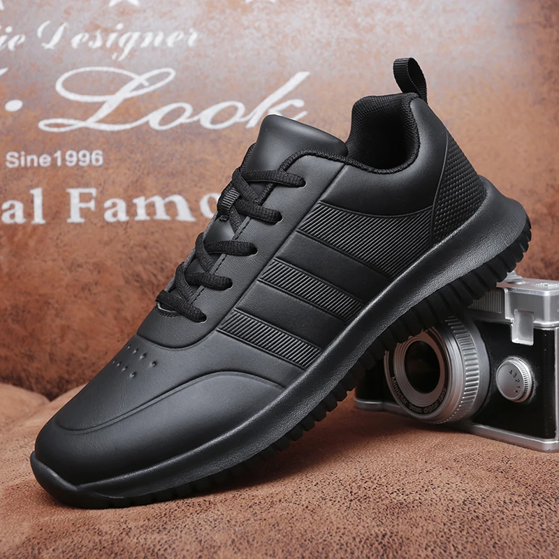Par de zapatos de Chef causales para las cuatro estaciones, nuevo, ligero, suela suave, cómodo, a prueba de aceite, zapato de cuero para trabajo de negocios para hombres y mujeres
